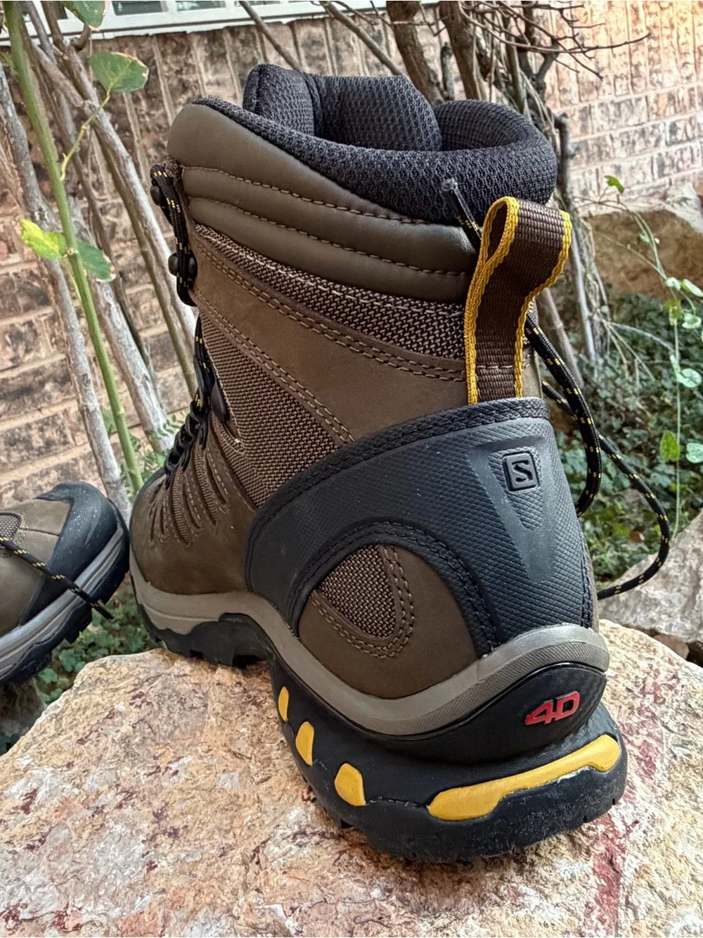 Quest 4D 3 GTX Salomon Men's Brown Hiking Boots with Yellow Tabs